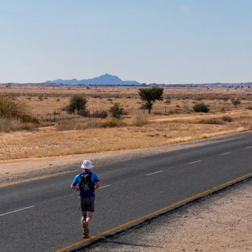 За год мужчина пробежал через всю Африку — 16 300 км: посмотрите, что произошло с его телом