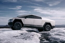Серийный электропикап Tesla Cybertruck представлен официально: он стал еще быстрее и дороже, чем обещал Илон Маск