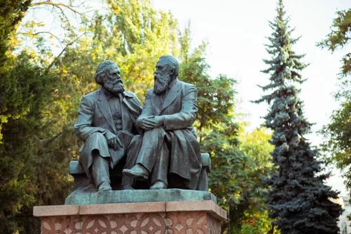 Маркс и Энгельс были не только коллегами, но и друзьями.