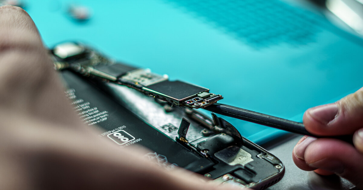 Блогер протестировал айфон на прочность. Результат его разочаровал