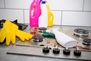 Экономим время на уборку: как почистить плиту за 15 минут?